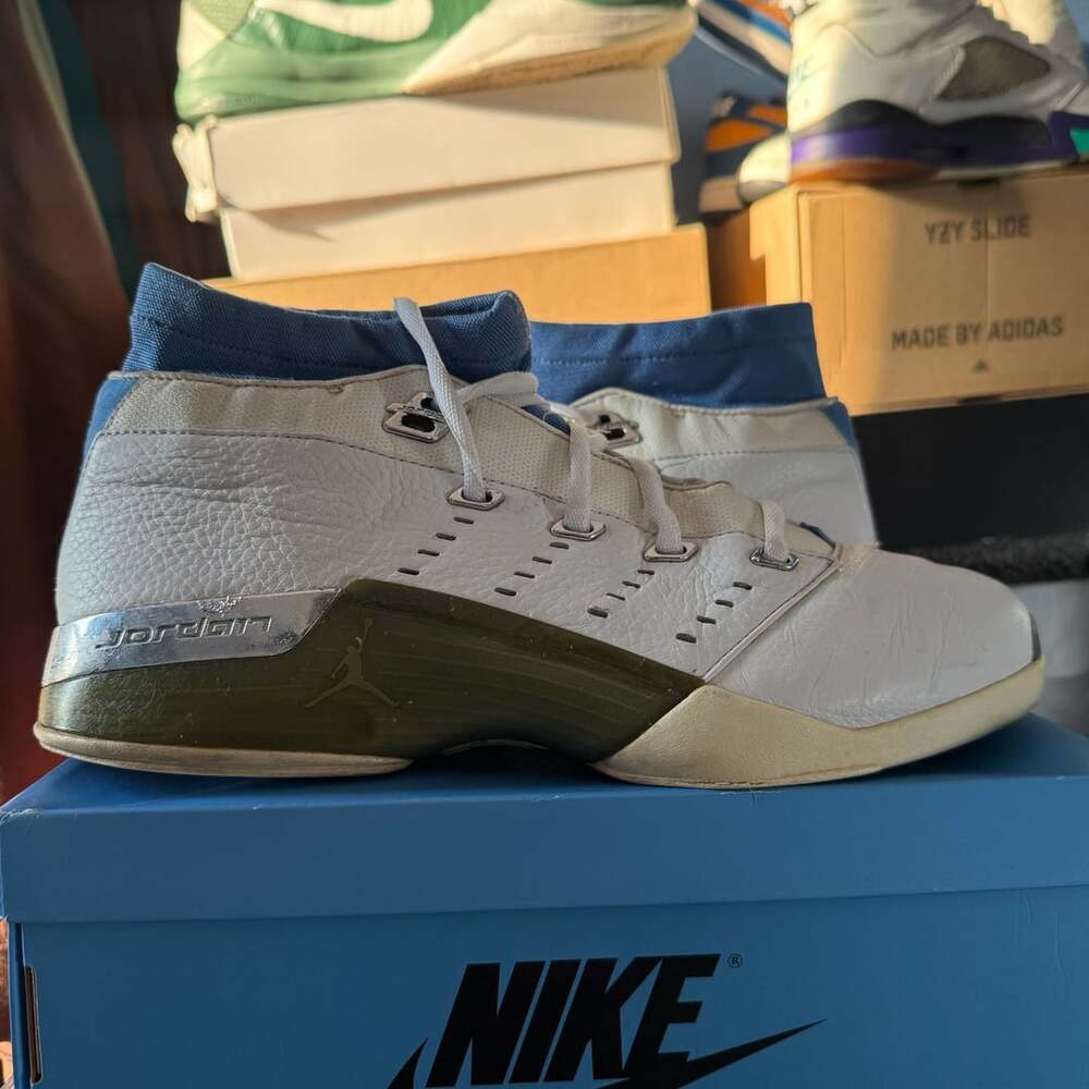 Air Jordan 17 OG Low White Carolina Blue 2002